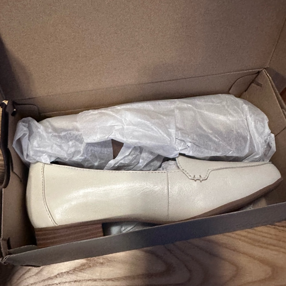 Clarks Krystine Lily Cream Leather 7.5 WIDE loafers - Picture 11 of 12